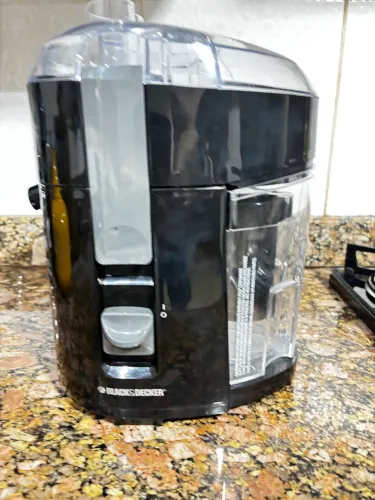 Centrífuga Juicer Black and Decker JE2200B