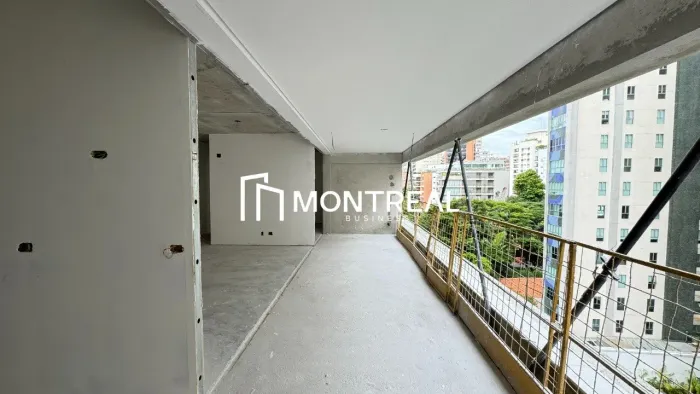 APARTAMENTO À VENDA NO ITAIM BIBI, 2 SUÍTES. 2 VAGAS DE GARAGEM.