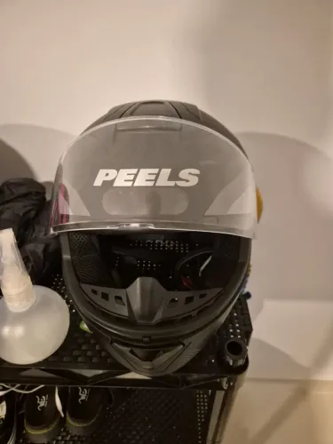 Vendo capacete novo
