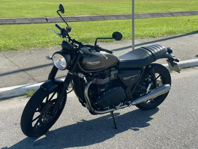 TRIUMPH / SPEED TWIN 900