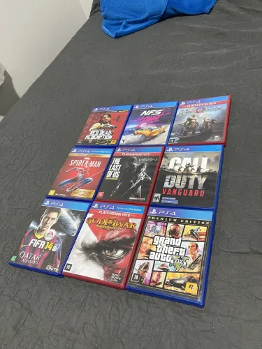 PS4 + 1 controle + 9 jogos 