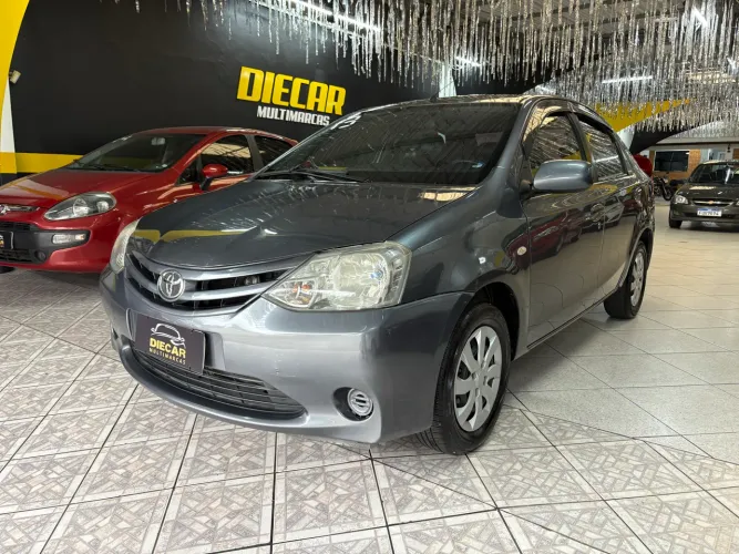 Toyota Etios XS Sedan 1.5 Flex 16V 4P Mec. 2013