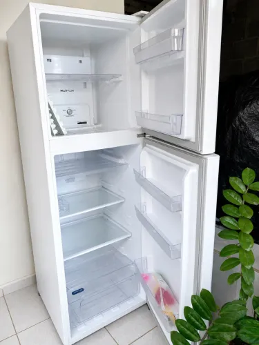 Vendo geladeira Electrolux Frost Free 400L