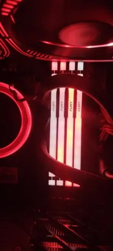 Kingston Fury Beast RGB DDR5 5600MHz, 8GB.