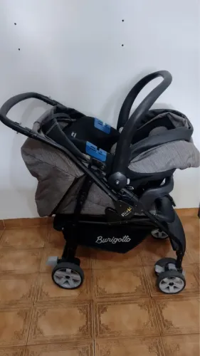 Carrinho de Bebe Burigotto Rio K com Bebe Conforto Preto