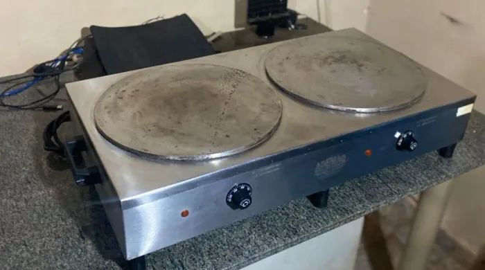 Máquina de crepe dupla elétrica ADEMAQ crepe francês 