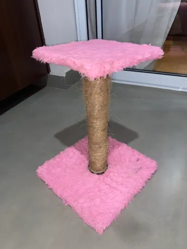 Arranhador rosa para gato