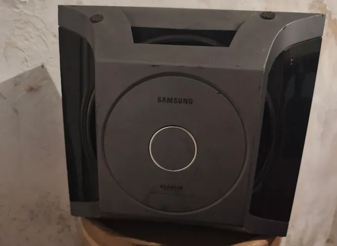 caixa subwoofer Samsung