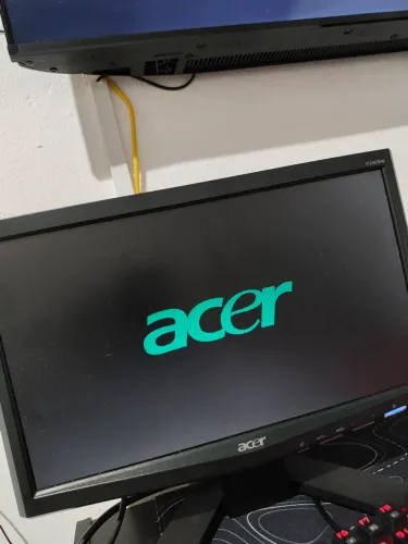 Monitor Acer X163W A<br>Precinho vender logo <br>Só vim buscar <br>Está sem uso !!
