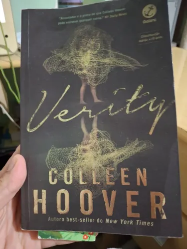 Livro Verity