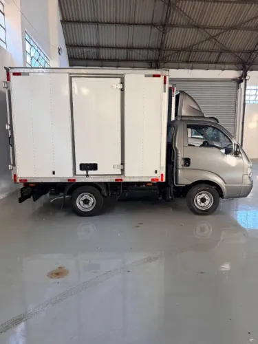 Kia Motors Bongo K-2500 2.5 4X2 TB Diesel 2011