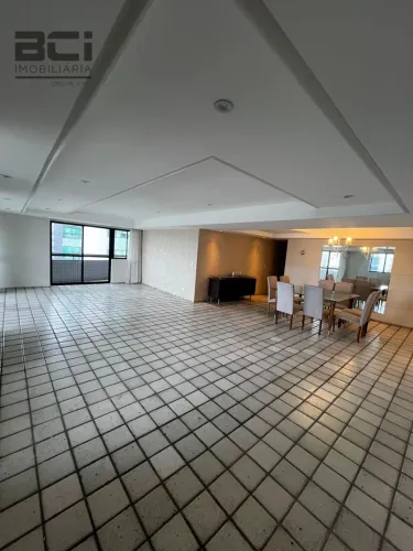 Apartamento exclusivo com vista para o Rio Capibaribe e para a Ilha do Retiro!