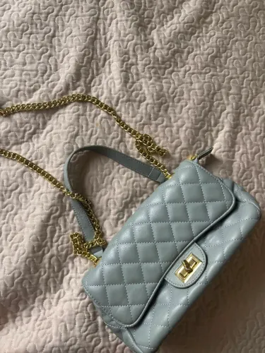 Bolsa Tiracolo Matelassê Azul Bebê Corrente Dourada