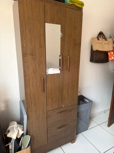 Vendo guarda-roupa pequeno