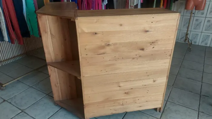 Bancada de madeira para comércio