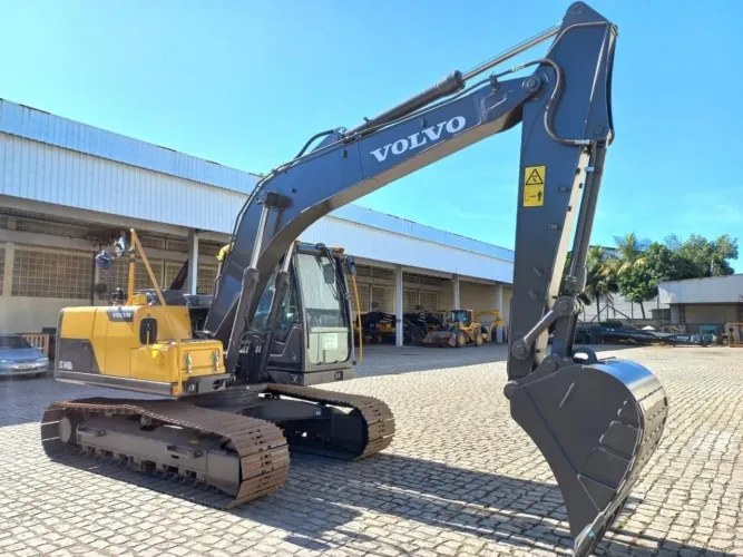 Escavadeira Volvo 2025