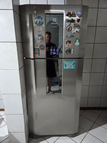 Geladeira semi nova Electrolux Infinity