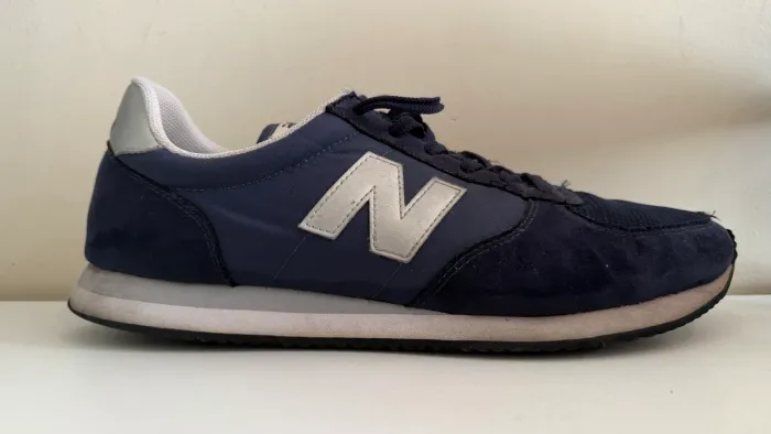 Tênis New Balance U220NS tamanho 43
