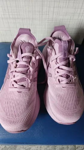 Tênis Asics Nimbus 27, número 34