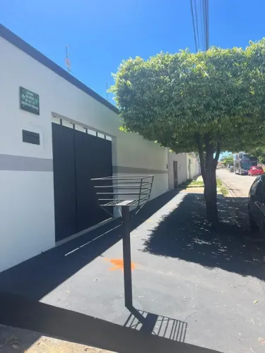 Casa para venda possui 100 metros quadrados com 3 quartos