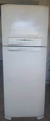 Geladeira Frost Free 420Lt Electrolux Celebrate!