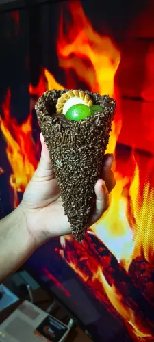 Cascão Trufádo de Bombom de uva + Ganache de chocolate meio amargo ?