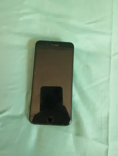 iPhone 7 Plus vendido no estado, somente para retirada de peças ou conserto.