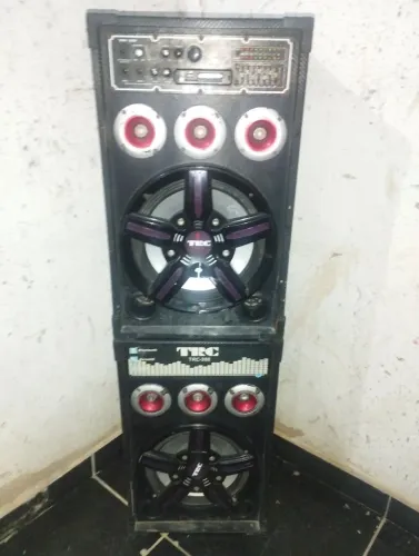Vendo Caixas de som amplificador trc