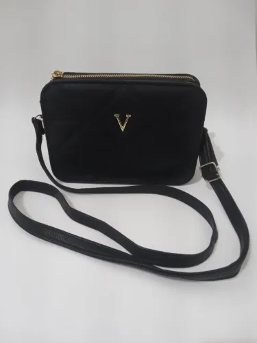 Bolsa Transversal Nova cor preta Valor: 40,00 Entrega no centro de Porto Alegre 