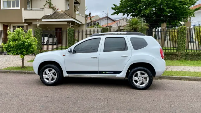 Renault Duster Dynamique 2.0 Hi-flex 16V Aut. 2013