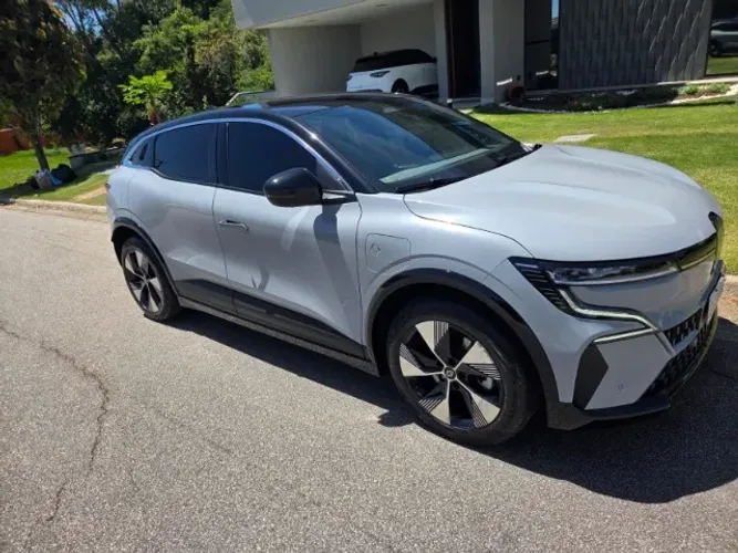 Renault Megane E-tech (elétrico) 2024