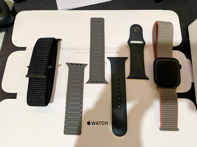 Apple Watch Series 8 45mm - Completo + Pulseiras Extras