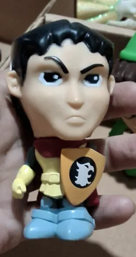 Boneco Eric da coleção Caverna do Dragão lançada pelo Giraffas em 2024.