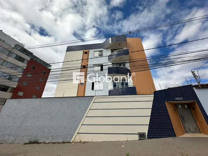 Apartamento mobiliado para aluguel em Montes Claros-MG, no bairro Cidade Santa Maria, 03 Q