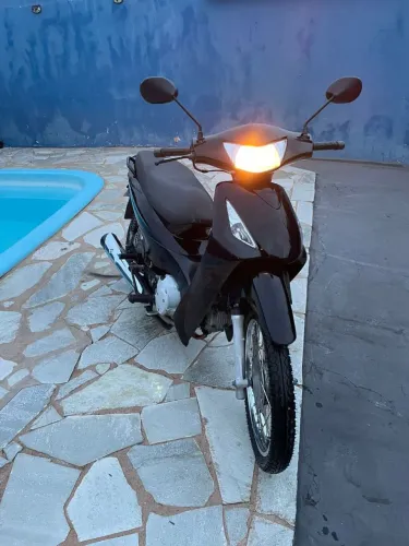 Vendo Honda Biz 2010, preta, super conservada