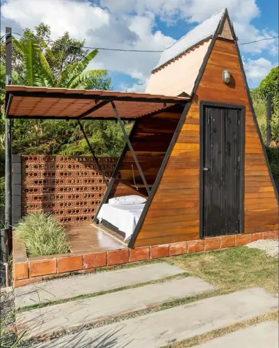 Mini casa de madeira , chalé 