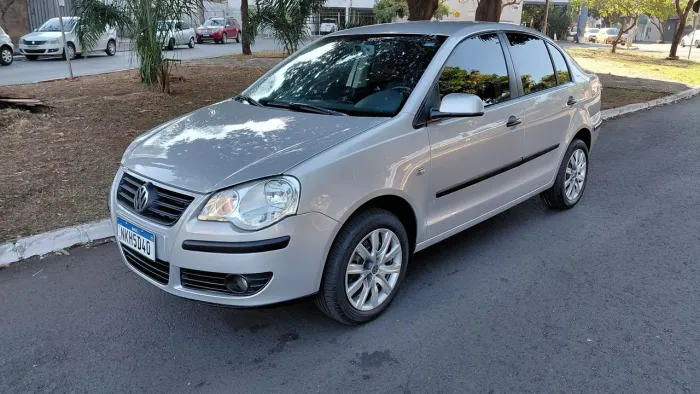 Volkswagen Polo Sedan 1.6 MI Total Flex 8V 4P 2009