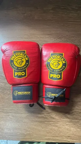 Luva de boxe pretorian de couro com cadarço