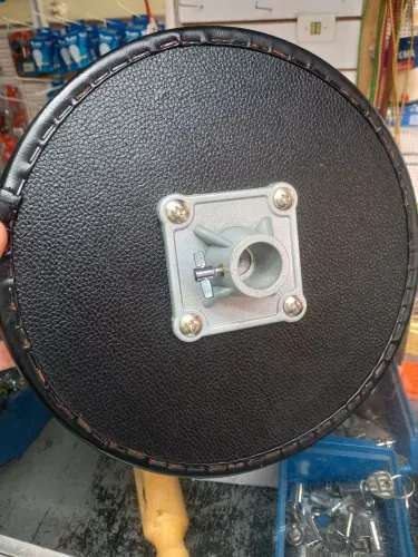 Banco para bateria profissional em perfeito estado de conservação. Nunca foi usado top D +