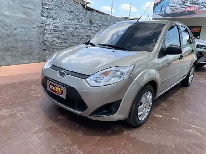 Ford Fiesta 1.0 Rocam SE Plus Hatch 8V Flex 4P Manual 2012