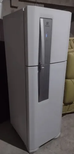 Geladeira Electrolux 390 litros Frost Free 220 volts