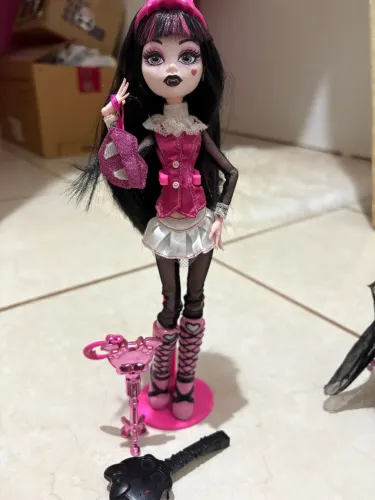 boneca monster high draculaura