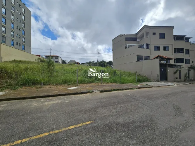 Terreno com 1066 m² a venda no Bairro Aeroporto em Juiz de Fora