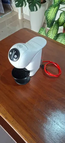 Cafeteira Nescafé dolce gusto 220v