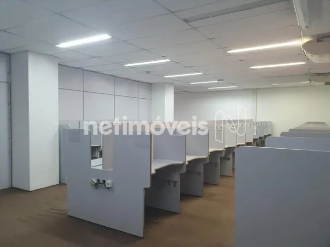 Laje Corporativa para Locação com 9 Salas e 35 PAs | 273 m²; | Ed. José Maria Whitaker | R