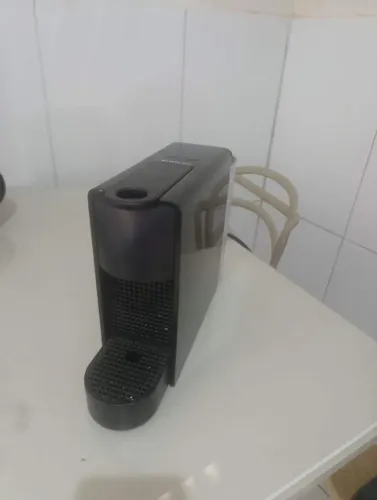 Cafeteira Nespresso (para conserto ou peças)