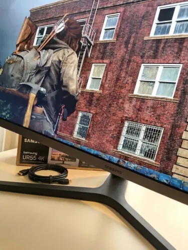 Monitor Samsung 28" 4K IPS HDR (UR55 / LU28R550) - Completo na Caixa