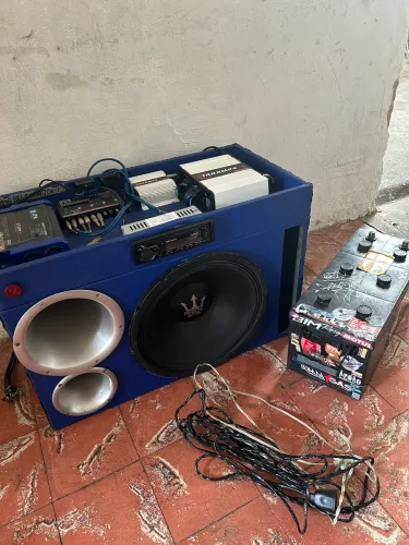 Vendo ou troco caixa trio pezada 