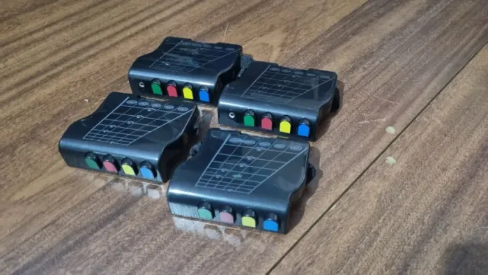 4 Guitarra para NDS Nintendo ( lote raridade )