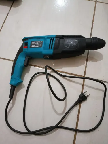 Martelete e furadeira de impacto semi nova